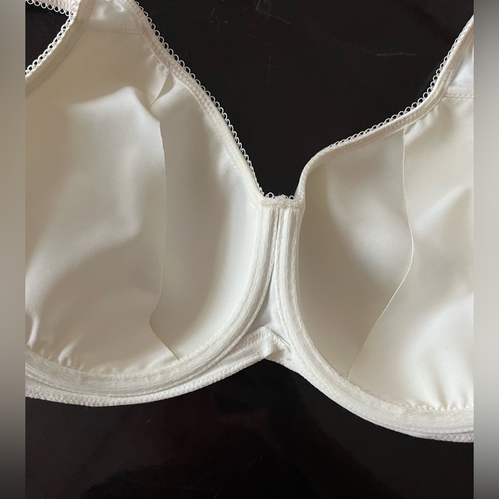 Wacoal Basic Beauty Underwire Bra 853192, Full Figure, Seamless 34ddd white - Picture 6 of 7